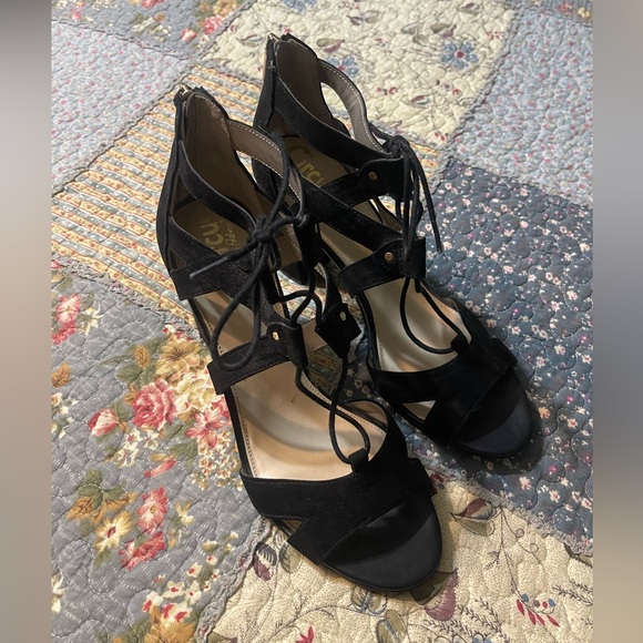 Elegant Black Lace-Up Women's Heels - Picture 1 of 3